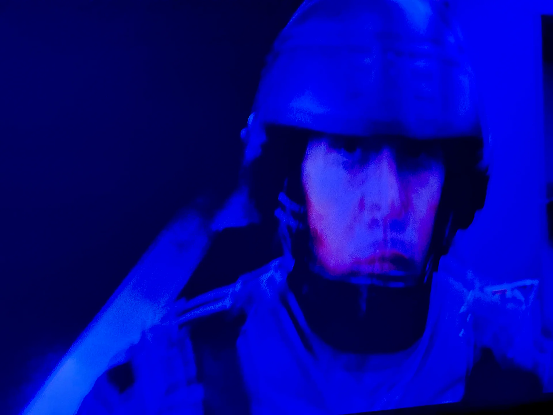 Blurry photo taken of Michael Ironside in Starship Troopers shouting Come on you apes, you wanna live forever, a phrase used repeatedly in the novel Daedalus.